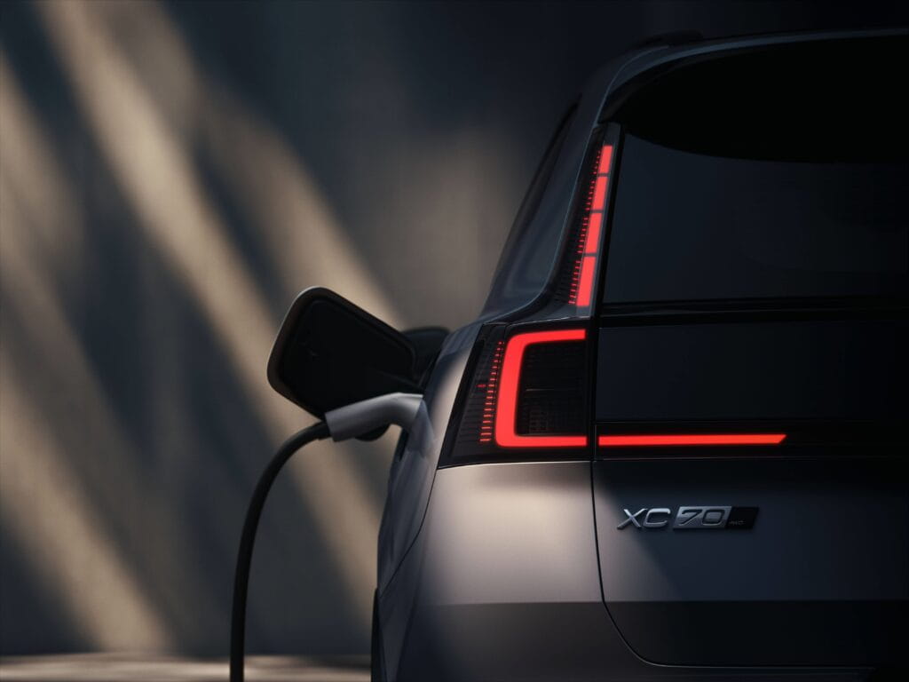 Volvo XC70 Plug in dettaglio ricarica New Volvo XC70